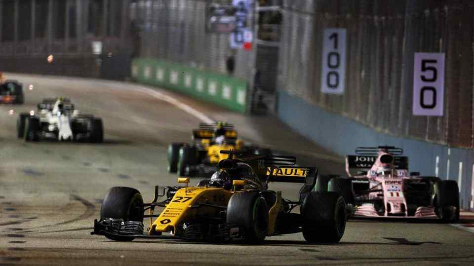 Carlos Sainz to join Renault Sport in 2018 season 'on loan'