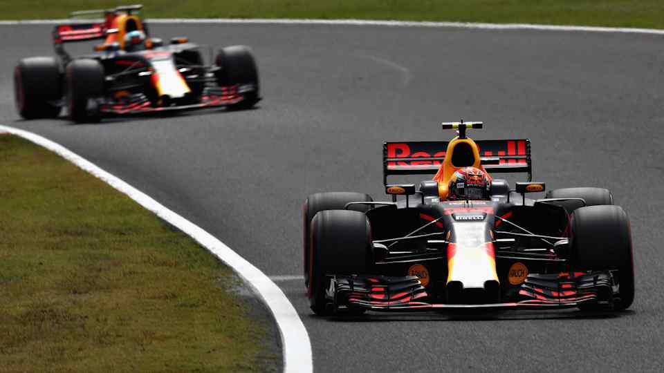 Hamilton continues winning streak in 2017 Japanese Grand Prix