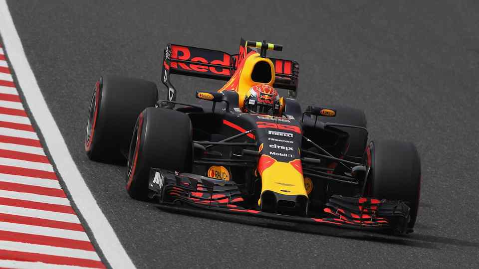 Hamilton continues winning streak in 2017 Japanese Grand Prix