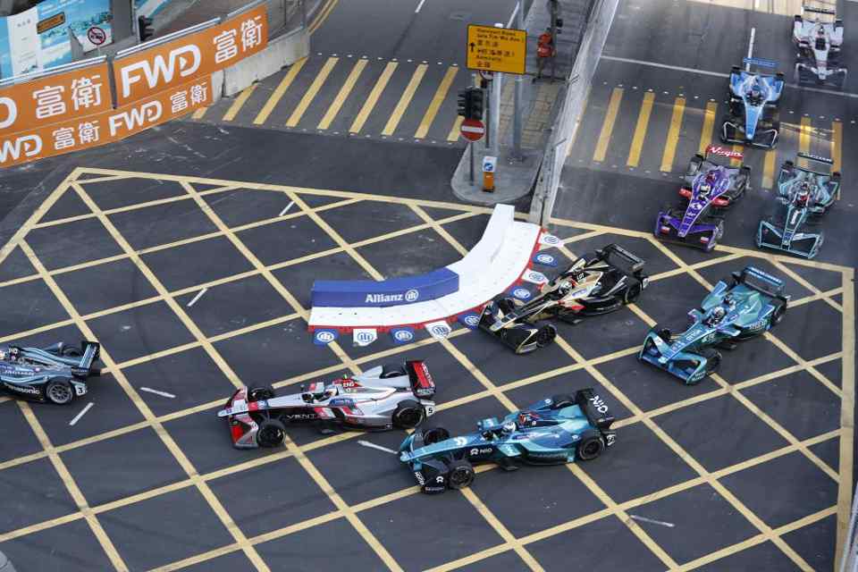 Fourth season of Formula E opens in Hong Kong