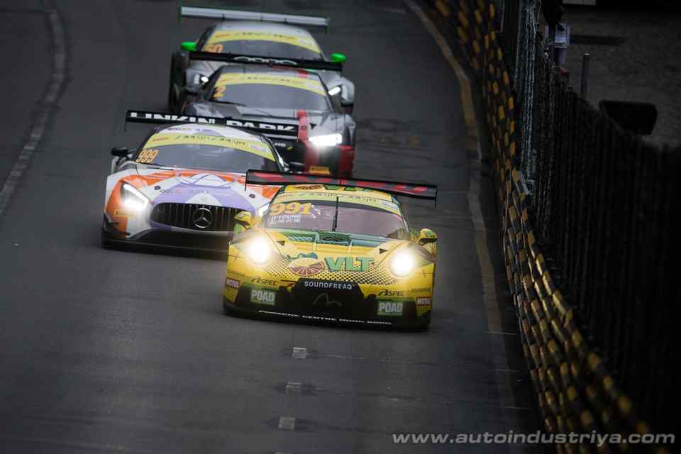 Mortara wins crazy Macau GT Cup
