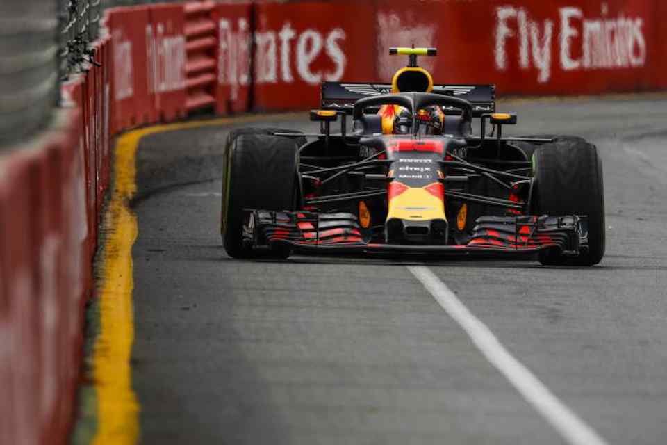 Vettel starts new season with win in 2018 Australian Grand Prix