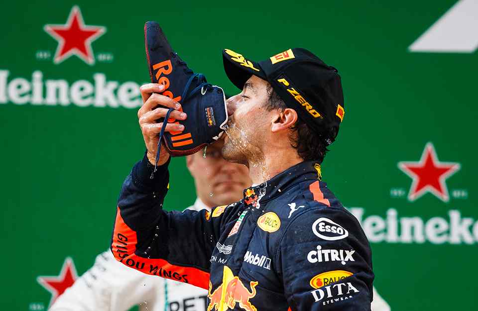 Ricciardo storms to the front and wins 2018 Chinese Grand Prix