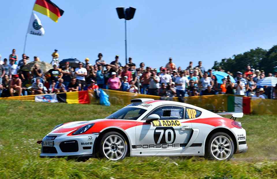 Porsche unleashes the Cayman GT4 at Rally Deutschland 