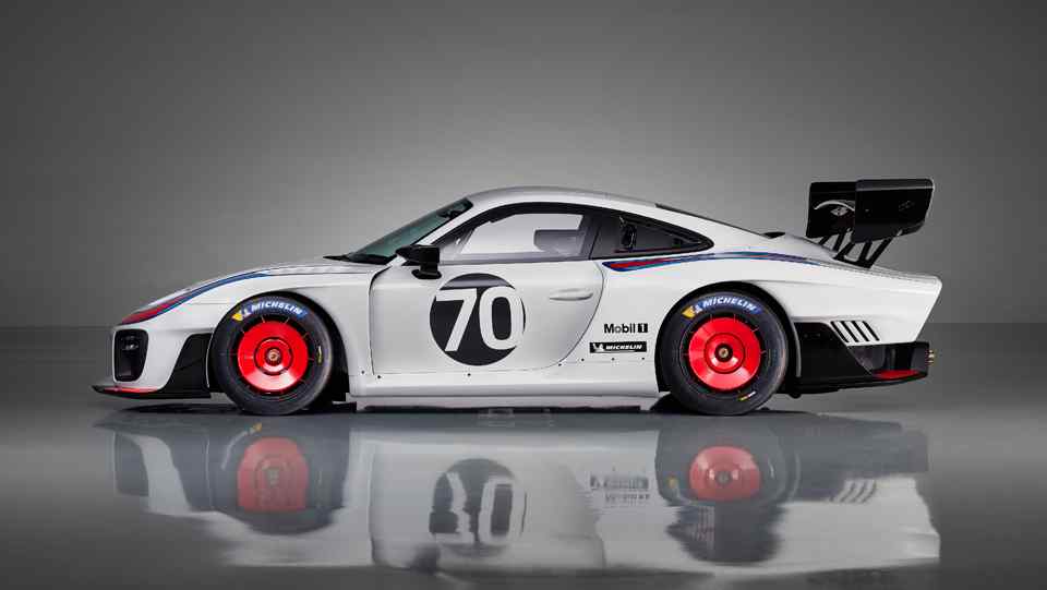 Legendary slant nose Porsche 935 reborn with 700 HP