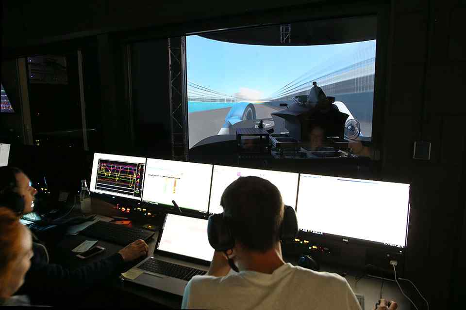 BMW's new Formula E simulator is what we wanted for Christmas