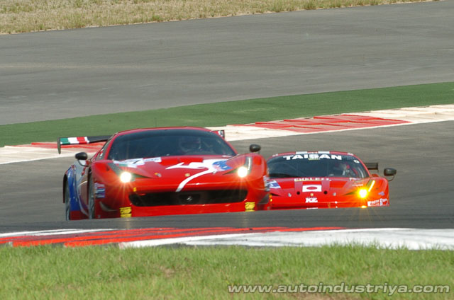 Ferrari battle at 3 Hours of Inje