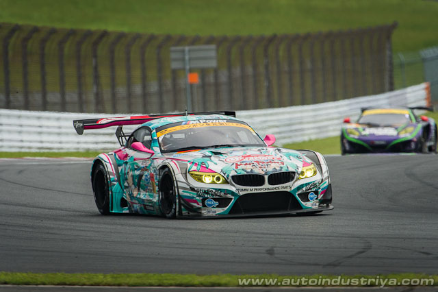 #4 GSR Hatsunemiku BMW 