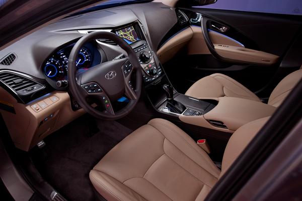 Los Angeles 2011: Hyundai reveals the 2012 Azera Los Angeles 2011: Hyundai reveals the 2012 Azera