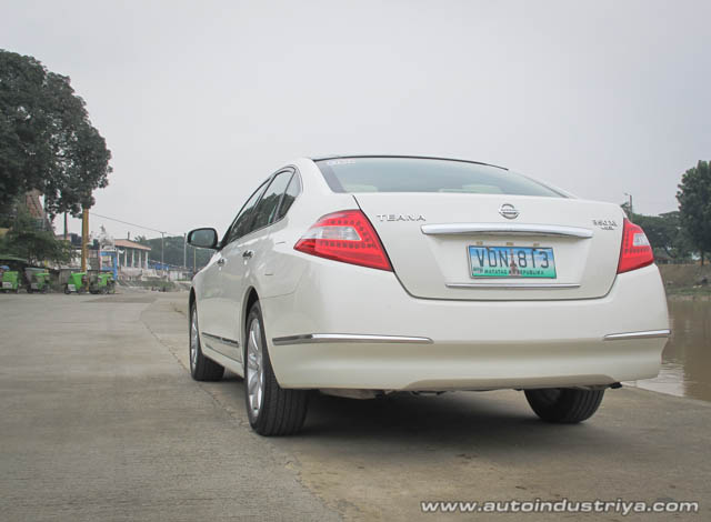 2011 Nissan Teana 350XV Rear shot