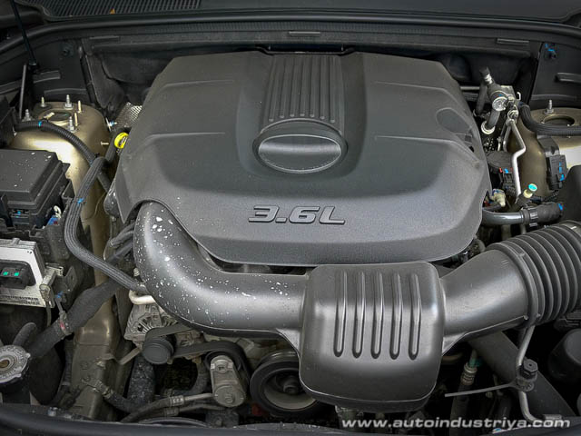 2011 Jeep Grand Cherokee Limited Engine shot