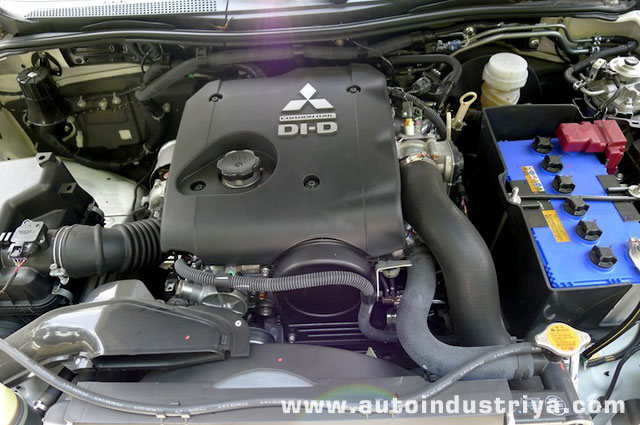 2011 Mitsubishi Strada GLX-V Engine shot