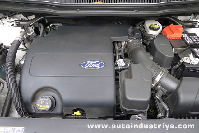 2011 Ford Explorer Engine shot