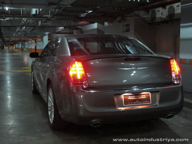 2012 Chrysler 300C Rear shot