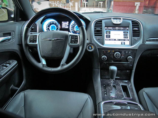 2012 Chrysler 300C Dashboard shot