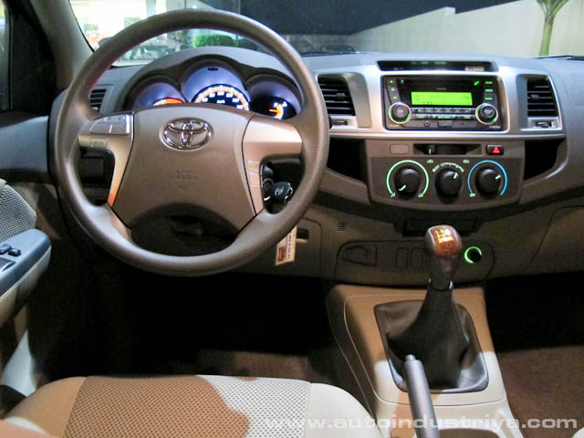 2012 Toyota Hilux 2.5G Dashboard shot