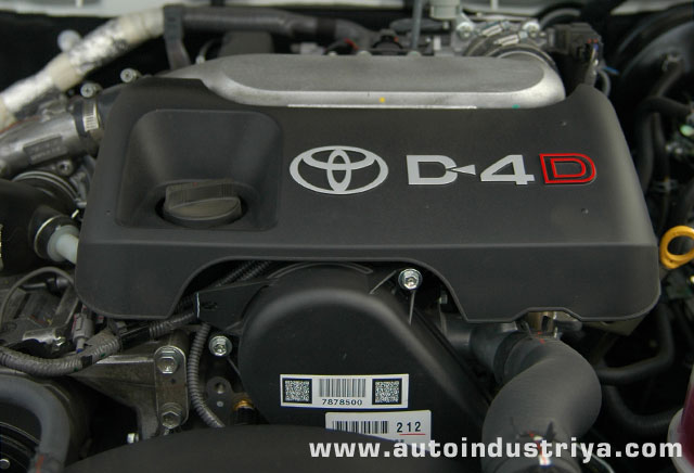 2012 Toyota Hilux 2.5G Engine shot