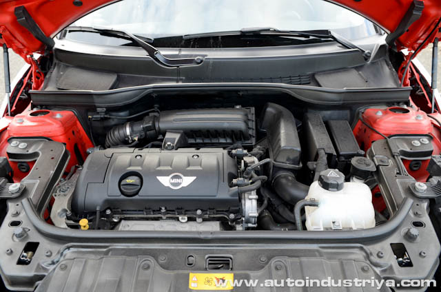 2011 MINI Countryman Engine shot