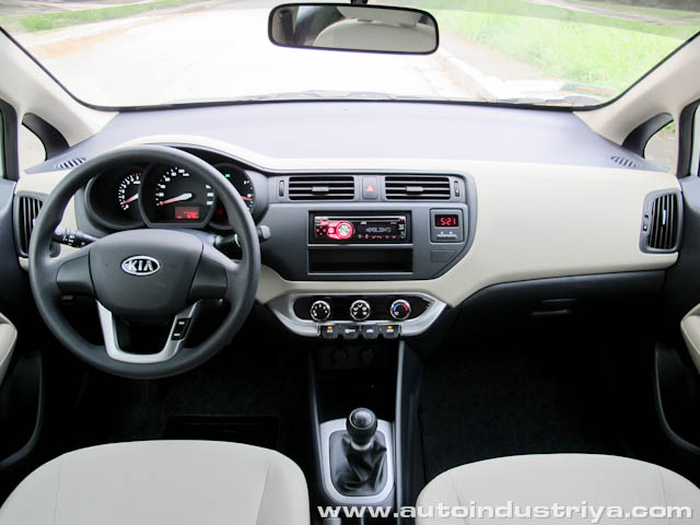Dashboard shot of the 2012 Kia Rio 1.2 LX