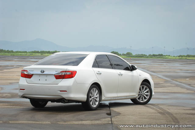 2012 Toyota Camry 2.5V Rear shot