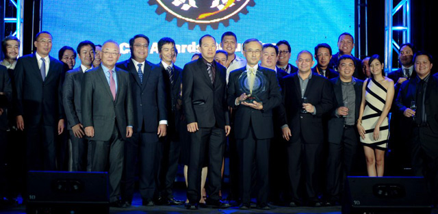 MMPC receiving award