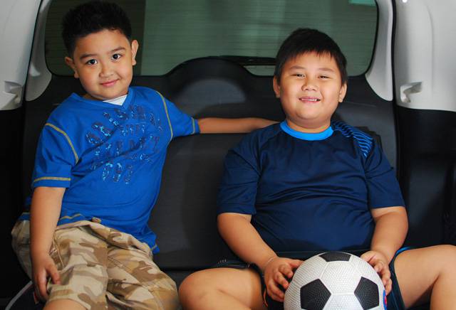 detachable third row seats in use