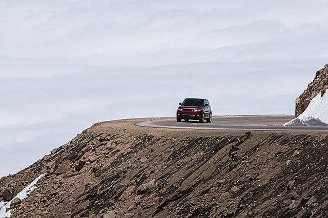 Range Rover Sport conquers Pikes Peak