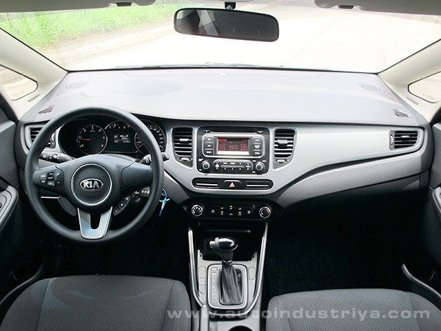 Kia Carens dashboard