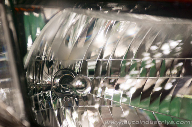 Damaged headlight reflector