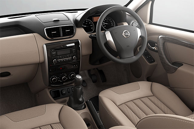 Nissan Terrano interior