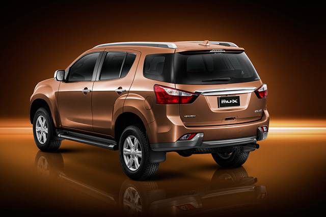 Isuzu MU-X rear
