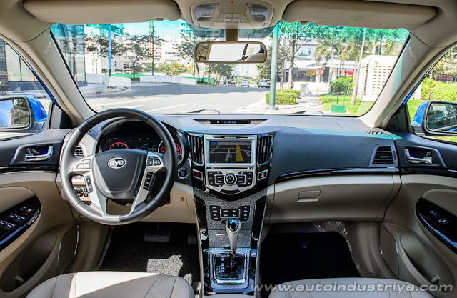 BYD F5 interior