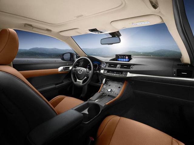 Lexus CT200h interior