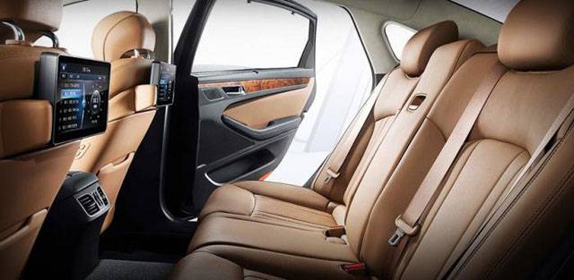 2014 Hyundai Genesis rear interior