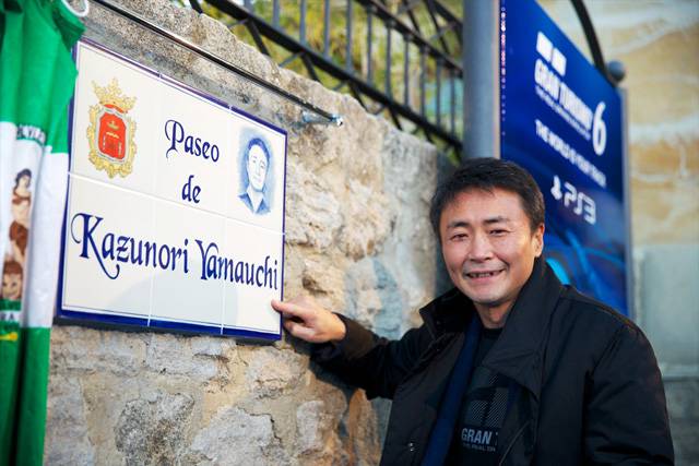 Paseo de Kazunori Yamauchi