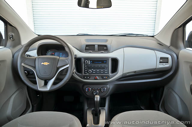 Chevrolet Spin interior