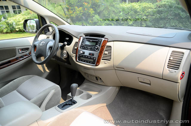 2014 Toyota Innova interior
