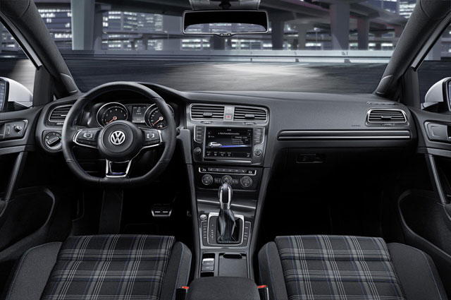 The interior of Golf GTE features blue highlights