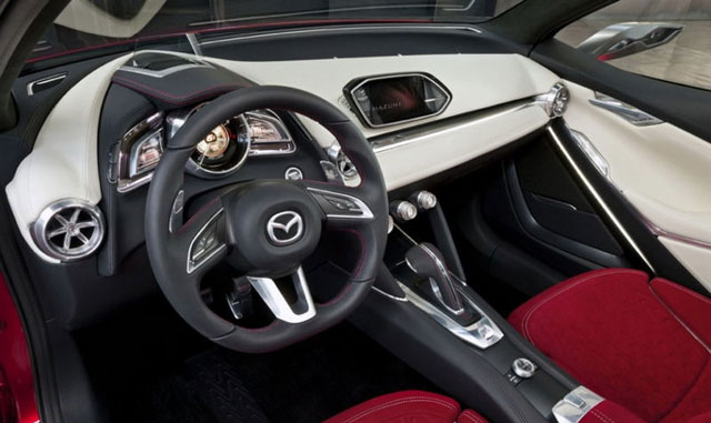 The instrument cluster of the Mazda Hazumi