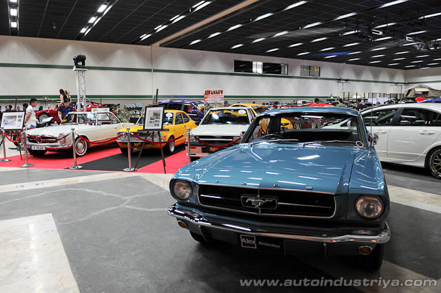 Classic and custom cars