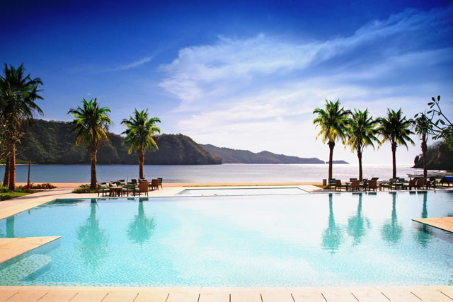 Pico de Loro poolside