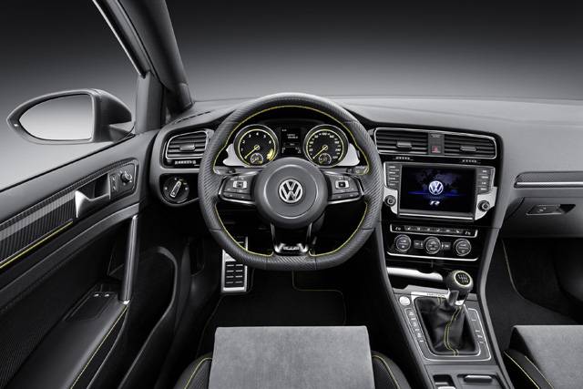 VW Golf R 400 interior