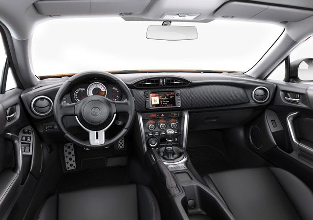 The interior of the 2015 Toyota GT86