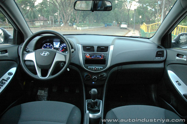 Hyundai Accent Sedan CRDI interior