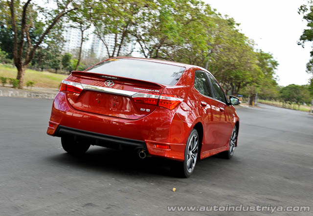 Corolla Altis rear