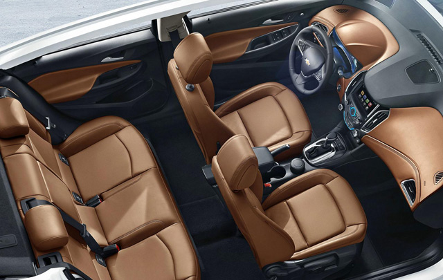 The interior of the 2015 Chevrolet Cruze