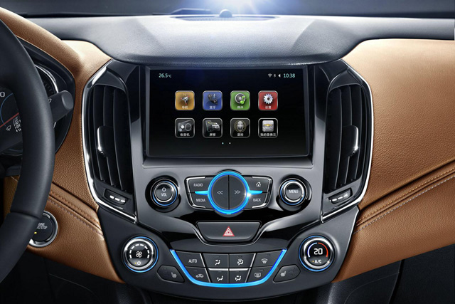 The center console of 2015 Chevrolet Cruze
