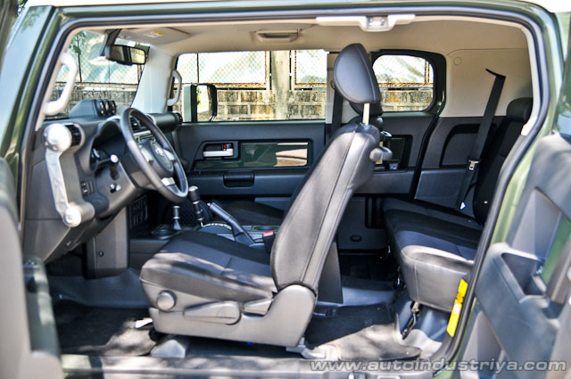 FJ Cruiser interior