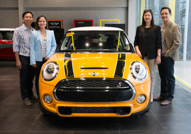 L-R: Lydon Go (President), January Go (General Manager), Debbie Chua (Director) and Brian Chua (Vice President)