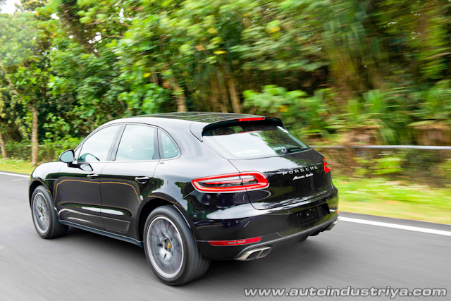 The rear of the 2014 Porsche Macan